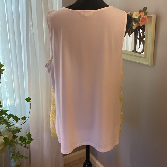 XXL white polyester tank top with yellow lace detail on the front - Picture 4 of 7